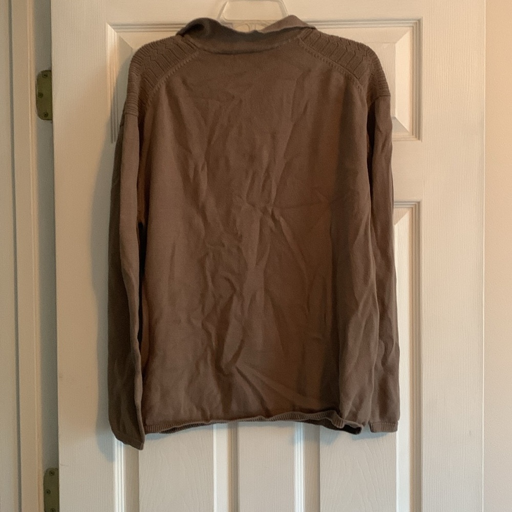 sweater - Picture 3 of 3